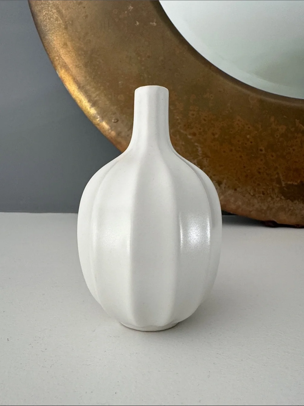 Vintage Jonathan Adler - Pot A Porter - White Ribbed Ceramic Gord Style Bud Vase